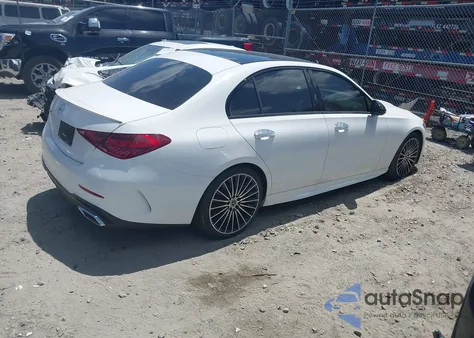 2023 Mercedes-Benz C 300 Sedan z USA, uszkodzony, nr VIN W1KAF4GB9PR090892